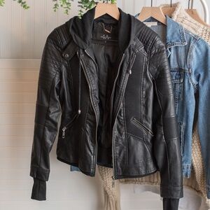 LA COALITION FAUX LEATHER MOTO JACKET